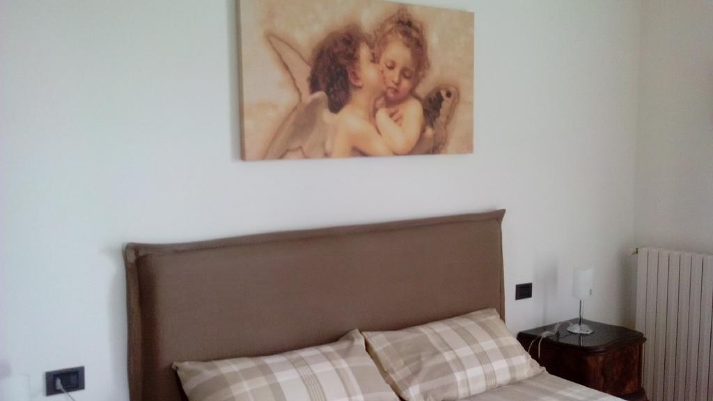Crespi House Bed & Breakfast Парабиаго Стая снимка