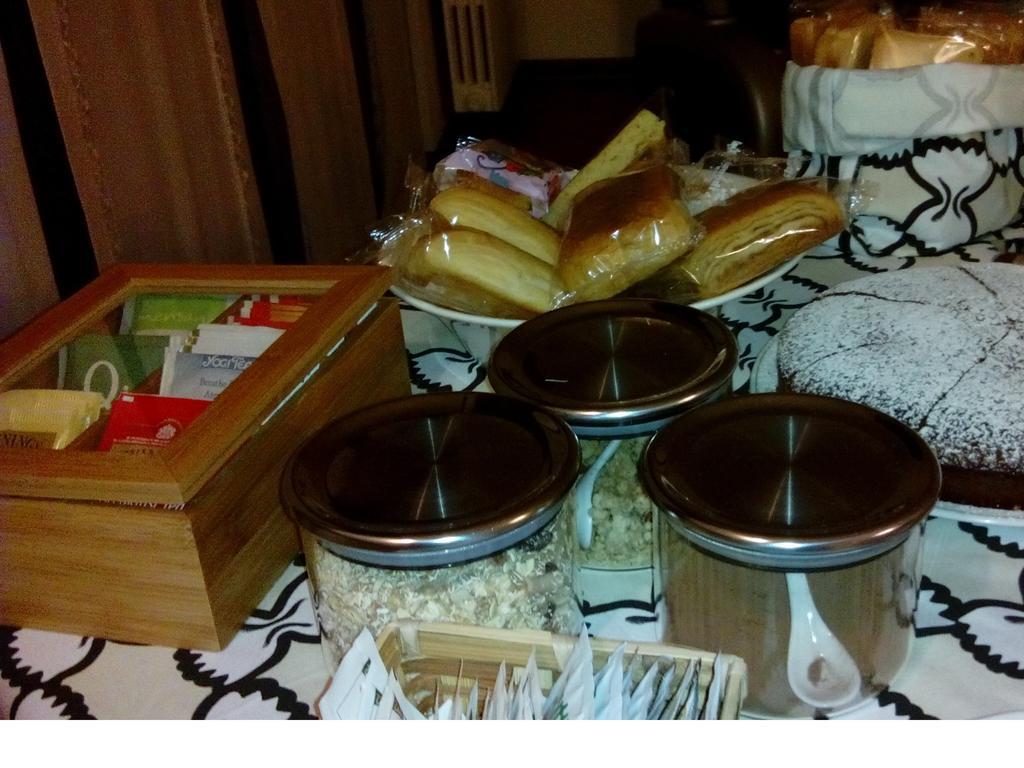 Crespi House Bed & Breakfast Парабиаго Стая снимка